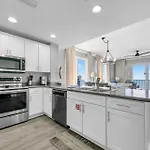 Grandview East 1601 - Azure Paradise
