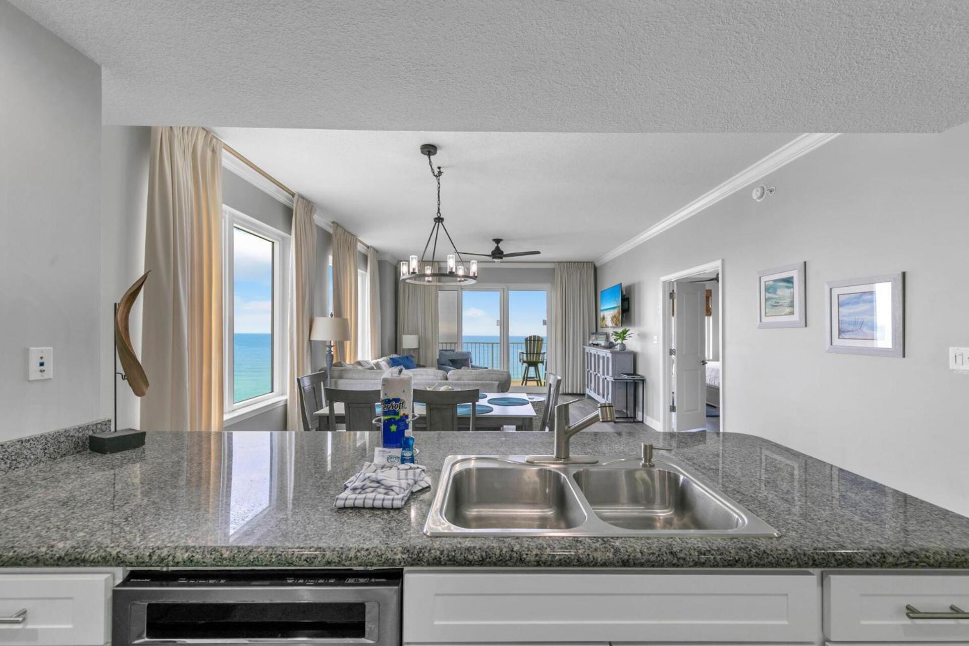 Grandview East 1601 - Azure Paradise Apartment